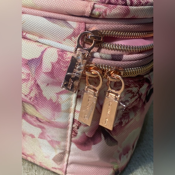 🌸 SOPHIA JOY BY Conair is a beauty brand that aims to provide fun a🌸#Sophia - Picture 6 of 15